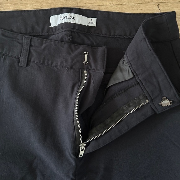 JustFab Woman’s Black Slim-Fit Trousers - Size Small- LIKE NEW - Picture 4 of 6